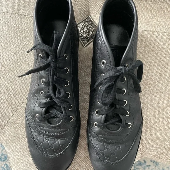 GUCCI Authentic Black Leather High Top Women’s Sneakers with box - Picture 4 of 15